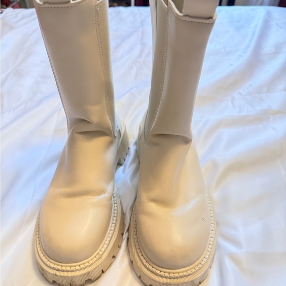 Cream Chunky Combat Boots – Size 40 (US 9) - Picture 3 of 8